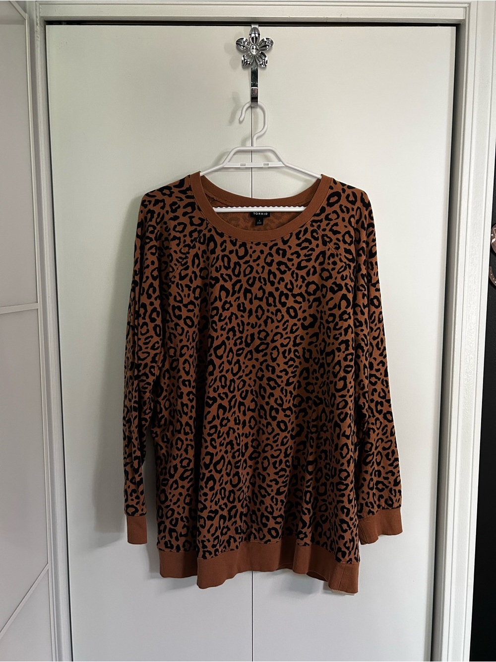 torrid Size 1 Brown Leopard Print Crewneck Tunic Sweater